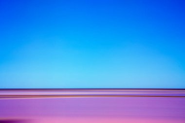 Mark Rothko 'dan esinlenerek ve bir kamerayı hareket ettirerek kromatik düzleme ulaşıldı