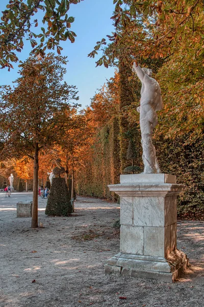 Standbeelden Van Tuinen Van Het Paleis Van Versailles Frankrijk — Stockfoto