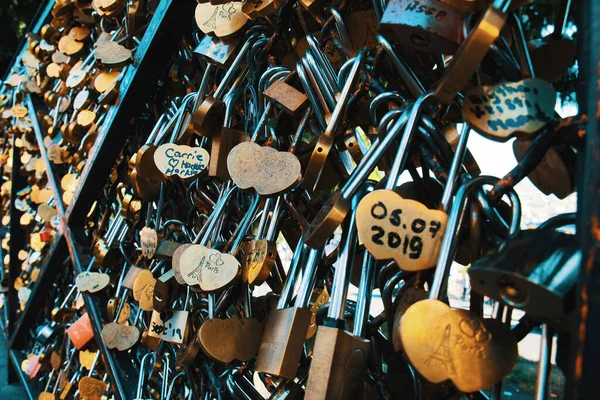 Milhares Cadeados Amantes Presos Nas Cercas Montmartre — Fotografia de Stock