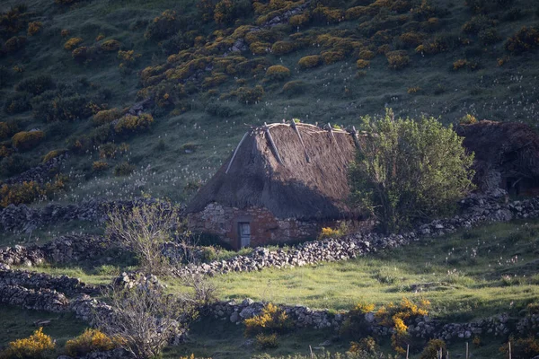 Dağların güzel manzarası
