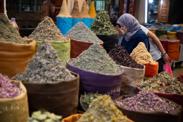 Persone Che Fanno Shopping Sul Mercato Locale Marocco — Foto Stock