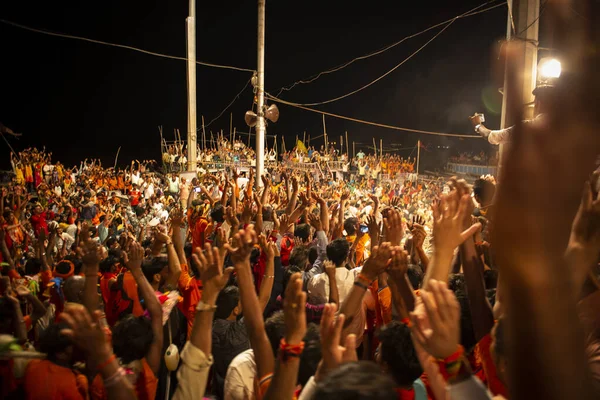 Bir Grup Insan Hindu Festivalini Kutluyor — Stok fotoğraf