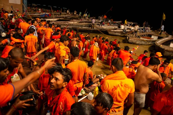 Bir Grup Insan Hindu Festivalini Kutluyor — Stok fotoğraf