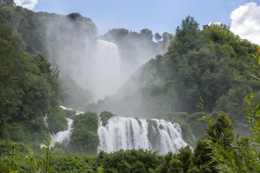Marmore Şelalesi Avrupa 'nın en yüksek şelalesi Güzelliğiyle dolu
