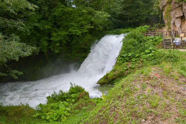 Marmore Şelalesi Avrupa Nın Yüksek Bölgelerinden Biri Olan Terni Umbria — Stok fotoğraf