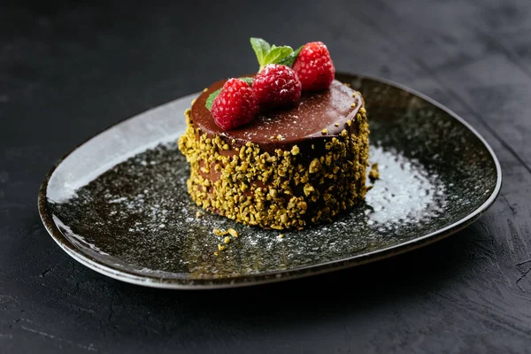 Postres Frutas Chocolate Sobre Fondo Negro Texturizado — Foto de Stock