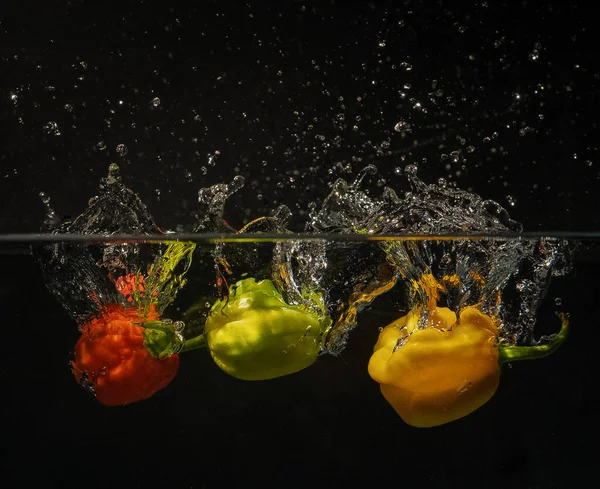 Fresh Ripe Juicy Healthy Food Water Splash Green Background — Stock Photo, Image