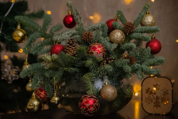 Weihnachtsbaum Mit Dekorationen Und Spielzeug — Stockfoto