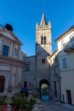 Collescipoli, İtalya Eylül 04: 2020: Collescipoli kasabasındaki Santa Maria Maggiore kolej kilisesi