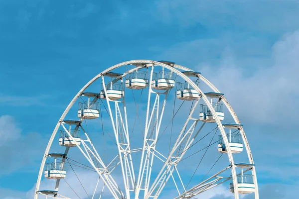 Riesenrad Auf Blauem Himmel Hintergrund — Stockfoto