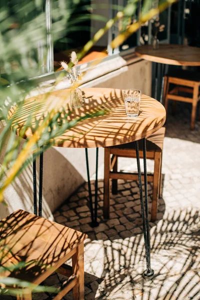 Glass Cold Water Wooden Table Outdoor Cafe Sunny Day — Stock Photo, Image