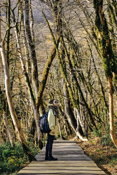 Woman Walking Autumn Park — Stock Photo, Image