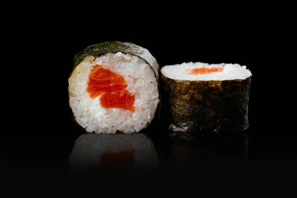Japonês Sushi Rola Fundo Preto — Fotografia de Stock