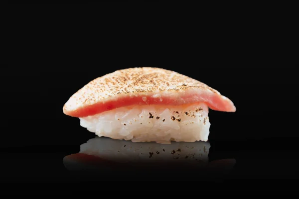 Giapponese Sushi Rotoli Uno Sfondo Nero — Foto Stock