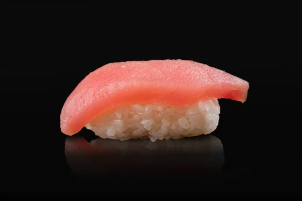 Japanische Sushi Rollen Auf Schwarzem Hintergrund — Stockfoto
