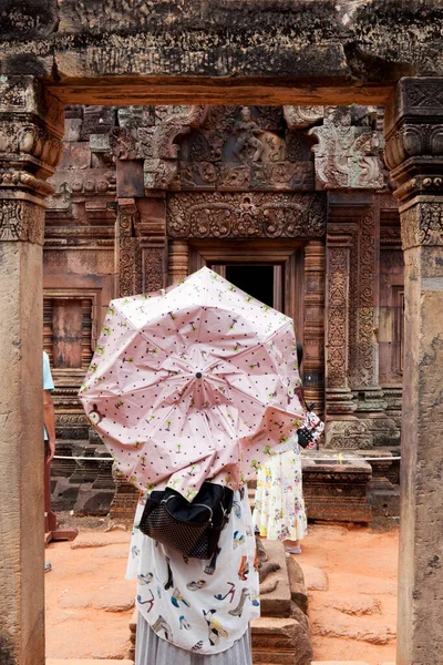 Tourist Umbrella Angkor Wat — Stock Photo, Image