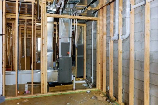 Badkamer Douche Onder Sanitair Aansluiten Installatie Van Verwarmingssysteem Kelder Van — Stockfoto