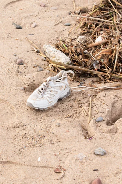 Shoe Abandoned Middle Beach — Stock Photo, Image
