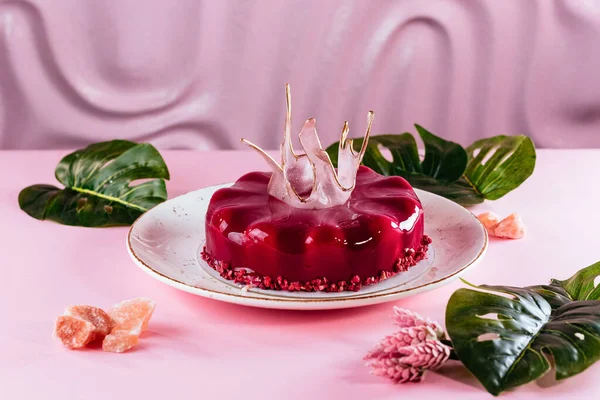 Trendy Mousse Cake Mirror Glaze Decorated — Stock Photo, Image