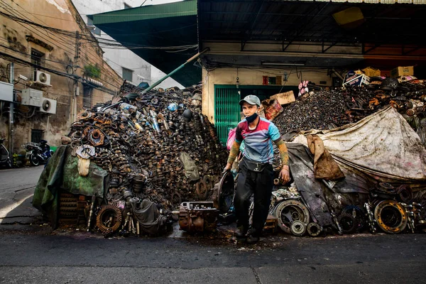 Mechanic Surrounded Parts Carries Wheel His Business — 스톡 사진