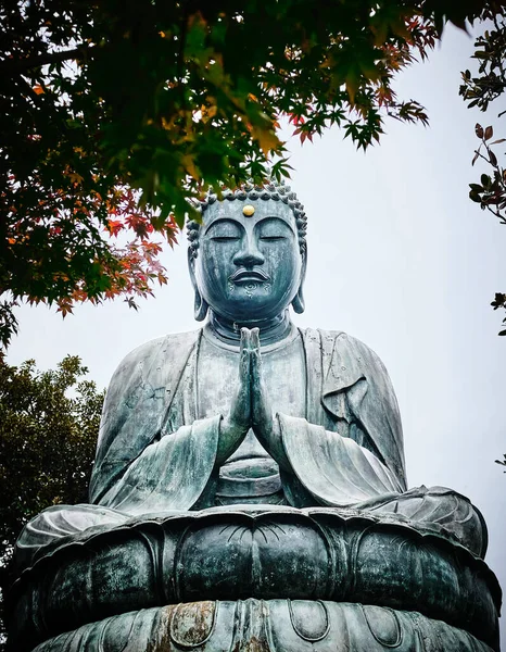 Buddhova Socha Místním Chrámu Podzim — Stock fotografie