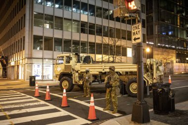 Ulusal Muhafız birlikleri 2021 'deki açılış gününde Washington DC' yi ele geçirdi..