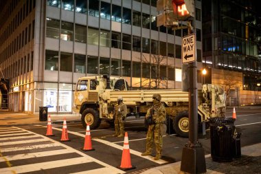 Ulusal Muhafız birlikleri 2021 'deki açılış gününde Washington DC' yi ele geçirdi..