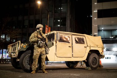 Ulusal Muhafız birlikleri 2021 'deki açılış gününde Washington DC' yi ele geçirdi..