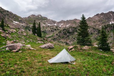 Colorado 'daki Eagles Nest Wilderness' da kamp yapmak.