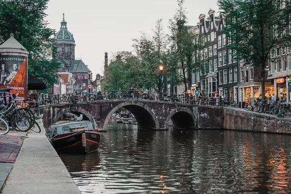 美丽的阿姆斯特丹运河 典型的房子红灯区 — 图库照片