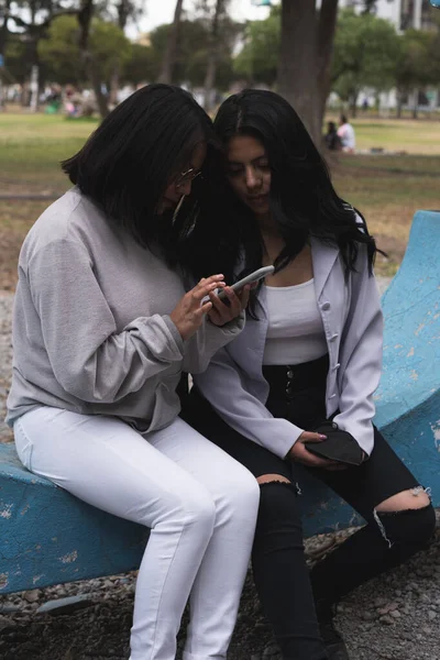 Two Girls Friends Spending Time Together Park — 图库照片