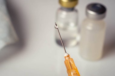 covid aşısı yakın plan 