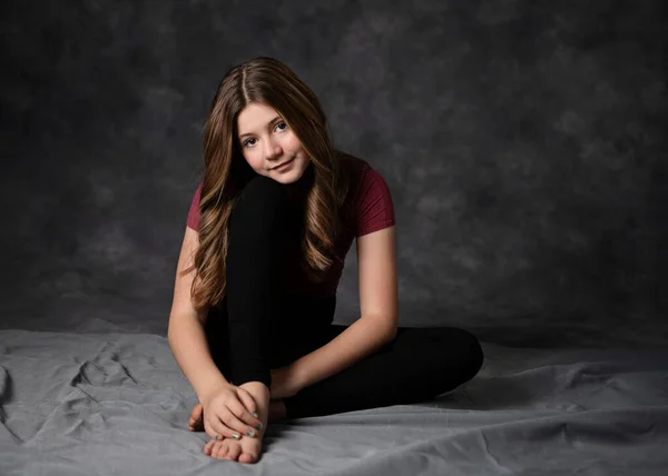 Beautiful Confident Tween Girl Dark Studio Background — Fotografia de Stock