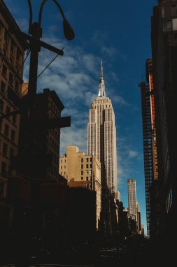 Empire State Binası Aşağıdan gün ışığında