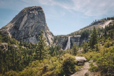 Nevada Şelaleleri Parlak Güneşli Öğleden Sonra Uzaktan