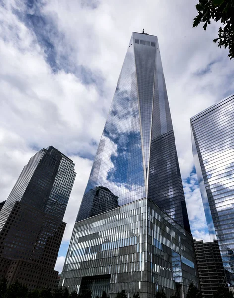 Patrząc One World Trade Center Budynek Główny Odbudowanego Kompleksu World — Zdjęcie stockowe