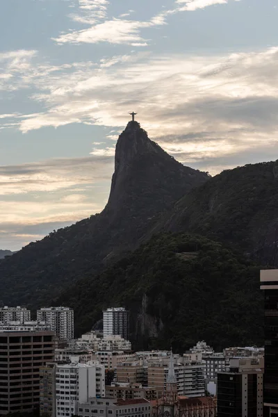 Hermosa Vista Atardecer Edificios Montañas Ciudad Río Janeiro Brasil — Foto de Stock