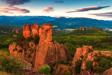 Belogradchik kayaları - Bulgaristan 'ın kuzeybatısındaki kayalık bölge