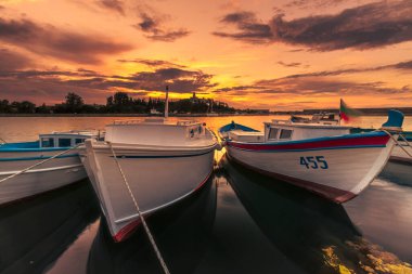 Sozopol tekneleri - Güneş batarken Sozopol Limanı
