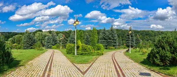 Kijów Ukraina 2020 Park Feofanii Katedra Panteleimona Kijowie Ukraina Słoneczny — Zdjęcie stockowe