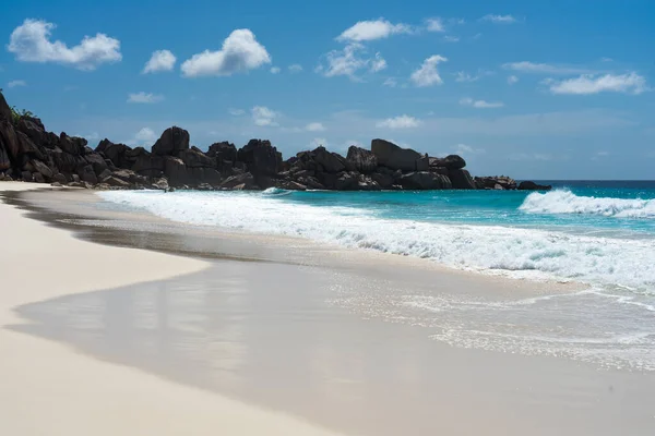 Rocks Tropical Beach Indian Ocean Digue Seychelles — Stock Photo, Image