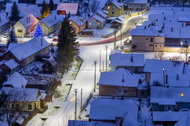 Slovakya 'nın Turiec bölgesindeki Slovany köyünün kuş bakışı görüntüsü.