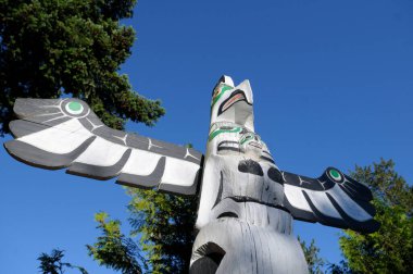Cowichan Crest Pole, Quw'utsun' Cultural & Conference Centre, Duncan, British Columbia, Canada clipart