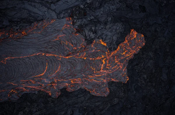 Вулканічна Лава Тече Нерівній Схилі — стокове фото
