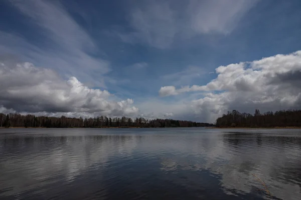 Beau Grand Lac Trouvé Dans Les Forêts Lettones — Photo