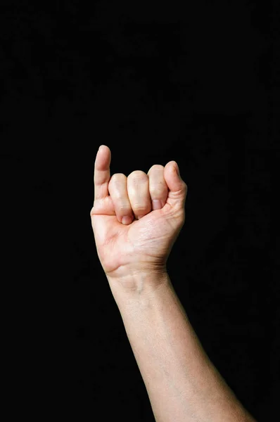 Ruční Předvádění Tvorby Písmene Mezinárodní Znakový Jazyk Tmavé Pozadí — Stock fotografie