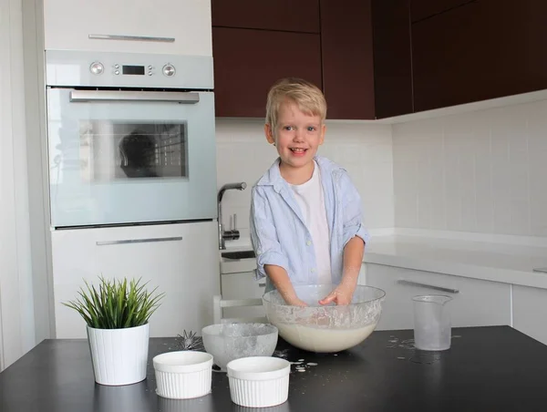 Year Old Child Cooks White Kitchen — Stock Photo, Image