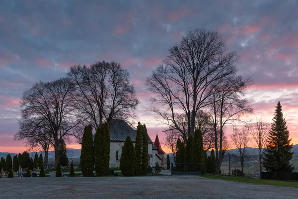 Chiesa Gotica Nel Cimitero Del Villaggio Socovce Slovacchia — Foto Stock