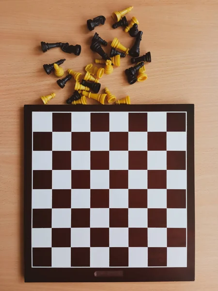 Satranç Tahtası Satranç Oyuncuları Tahta Arka Planda — Stok fotoğraf