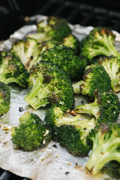 Broccoli Alla Griglia Foglio Alluminio — Foto Stock